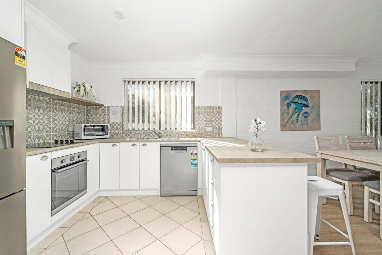 Husky 56 Beachfront Villa'S - Great Location On The Beach Huskisson Bagian luar foto